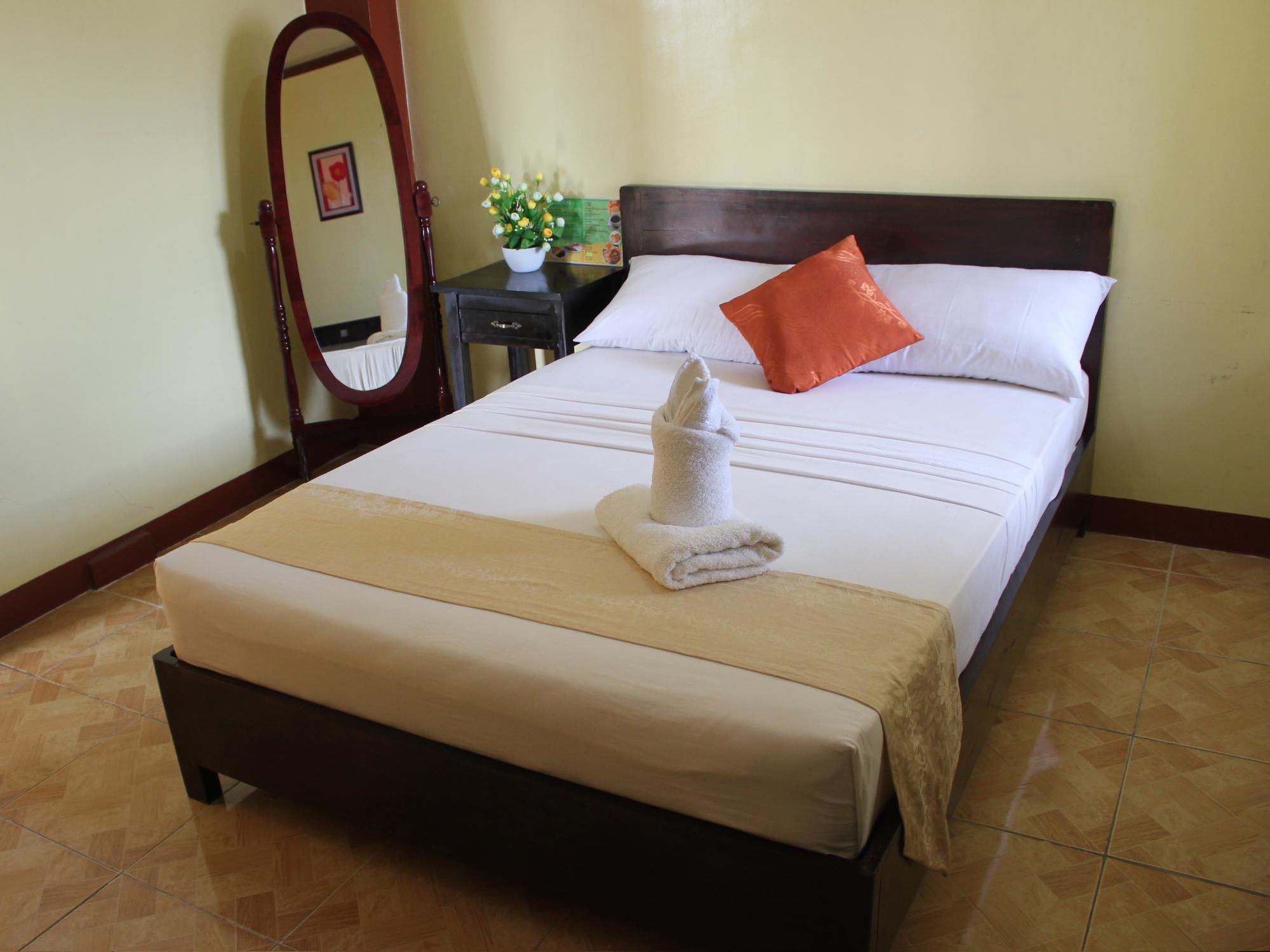 Reddoorz Near Golden Sarok Shrine Hotell Kalibo Exteriör bild