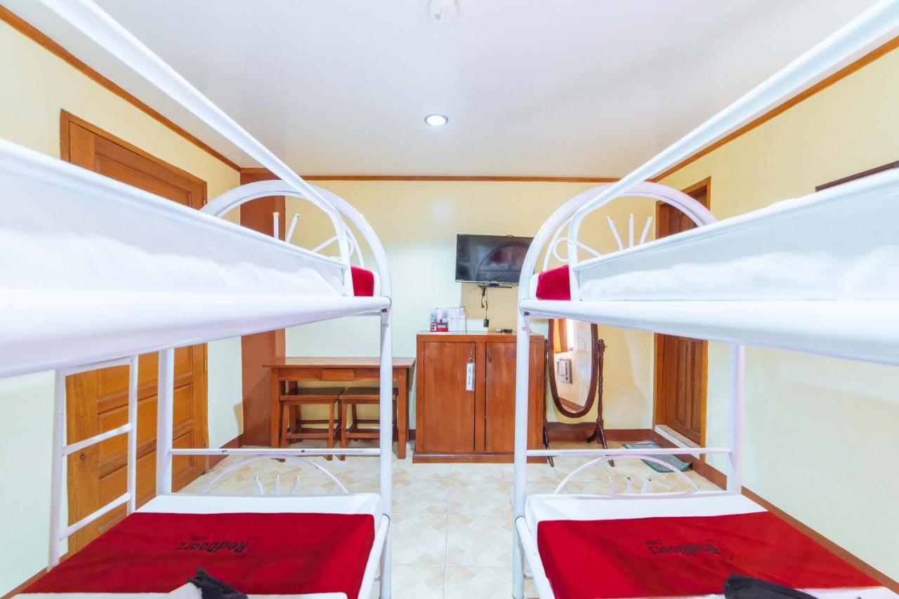 Reddoorz Near Golden Sarok Shrine Hotell Kalibo Exteriör bild