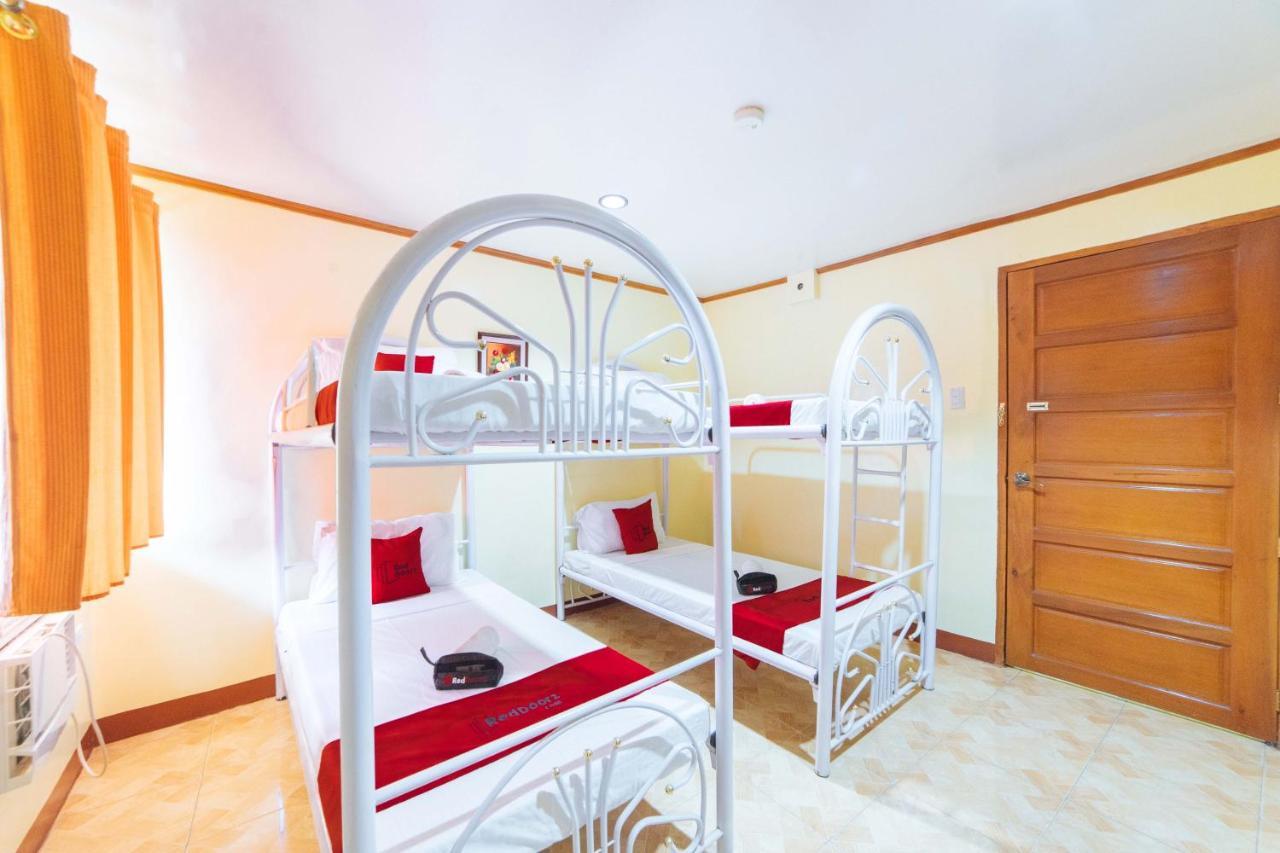 Reddoorz Near Golden Sarok Shrine Hotell Kalibo Exteriör bild
