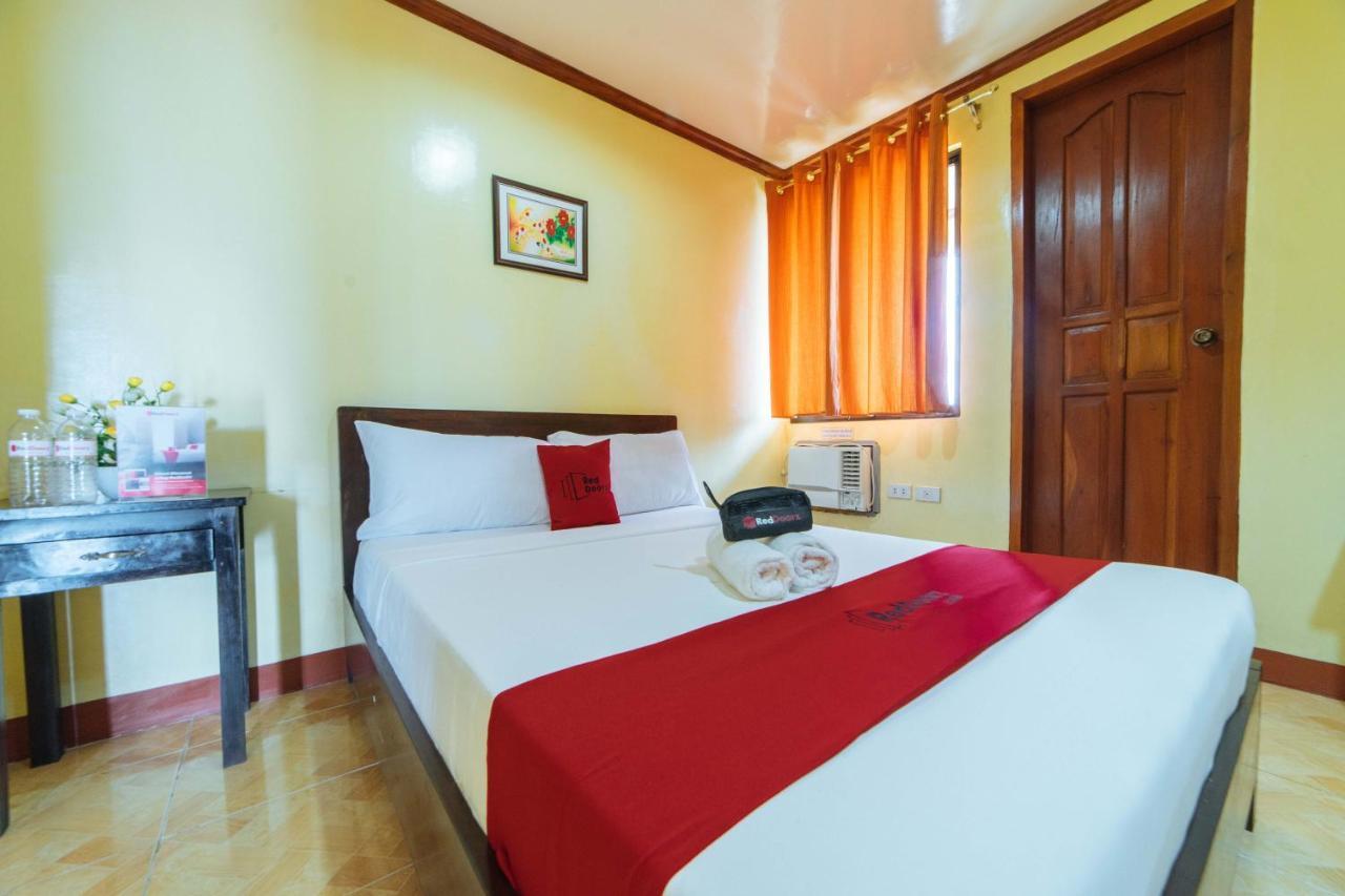 Reddoorz Near Golden Sarok Shrine Hotell Kalibo Exteriör bild