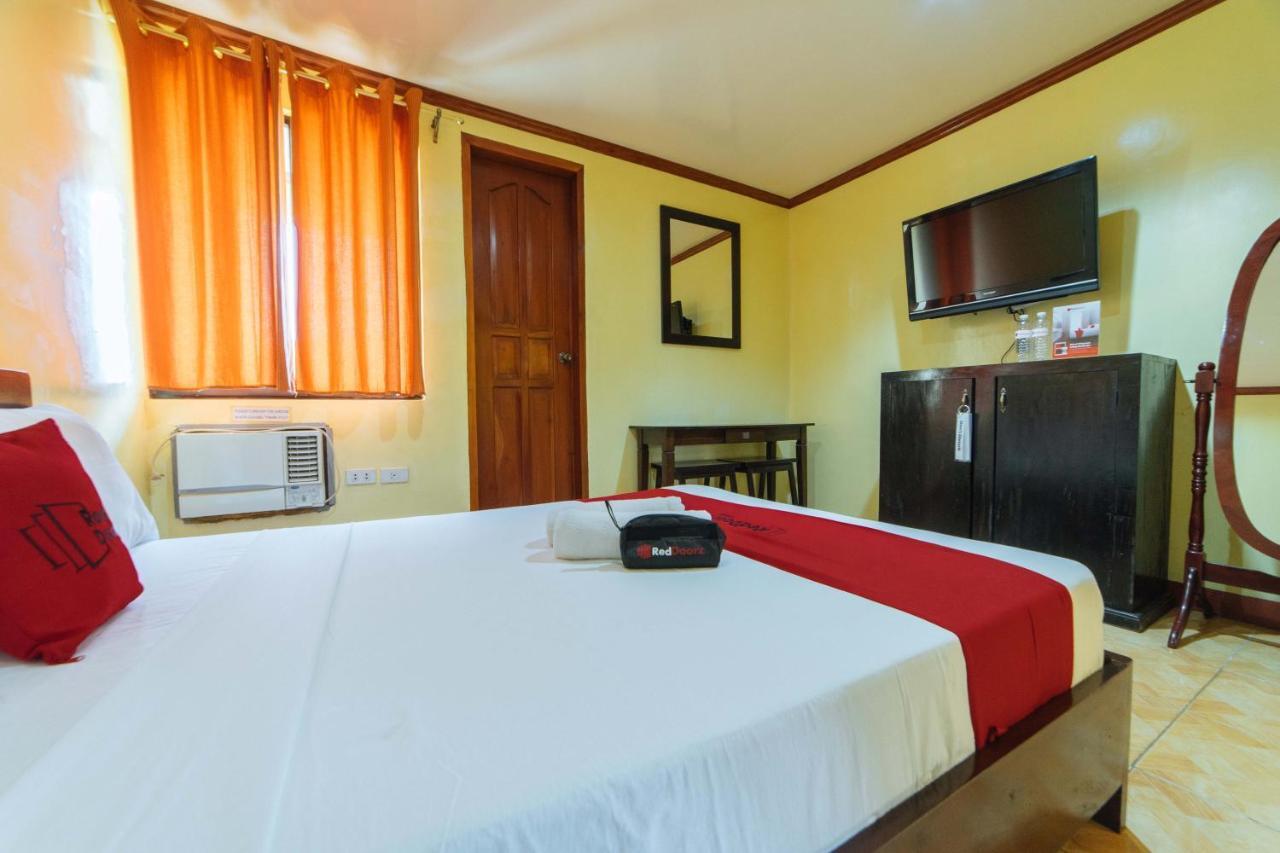 Reddoorz Near Golden Sarok Shrine Hotell Kalibo Exteriör bild