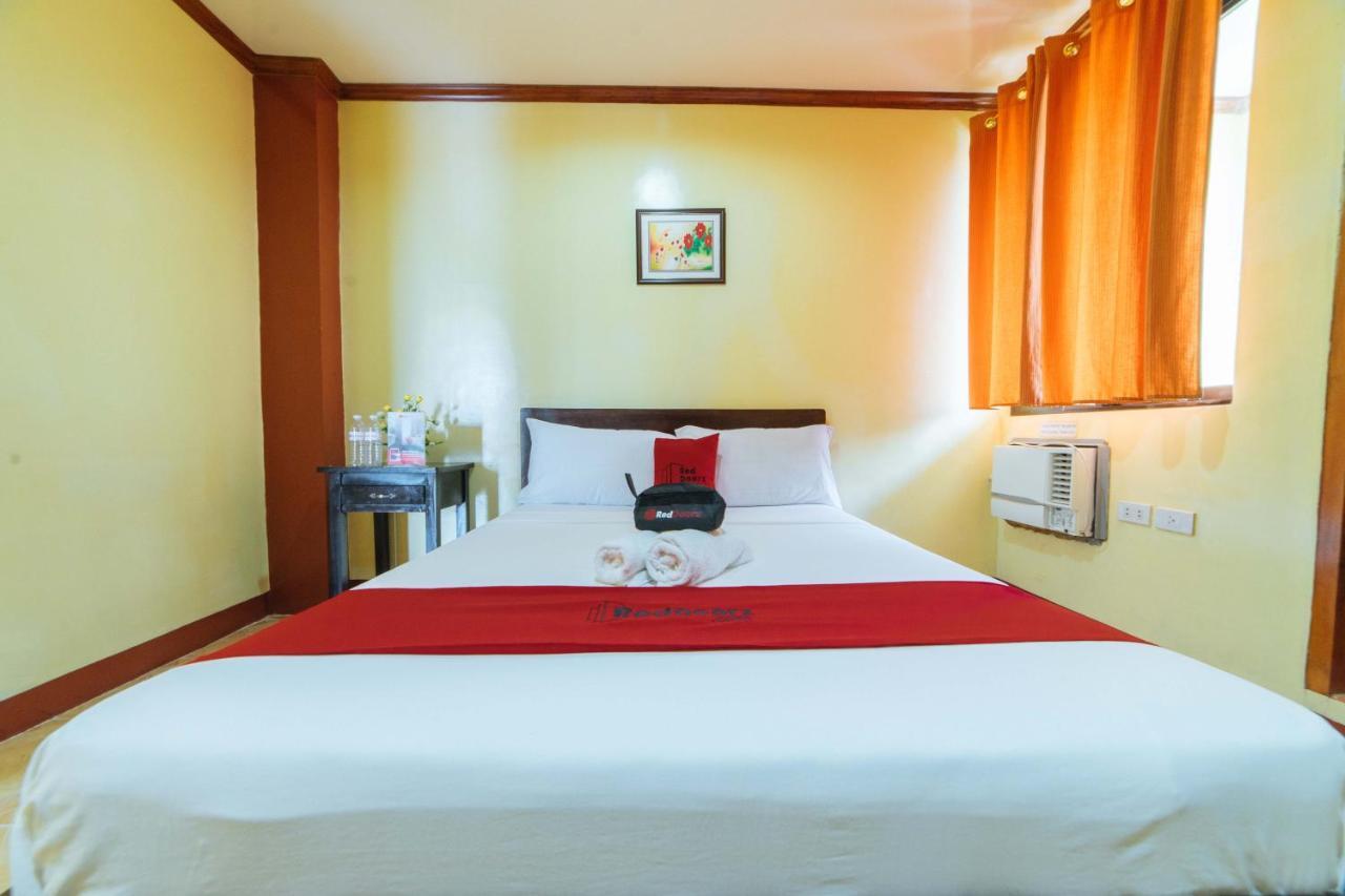 Reddoorz Near Golden Sarok Shrine Hotell Kalibo Exteriör bild